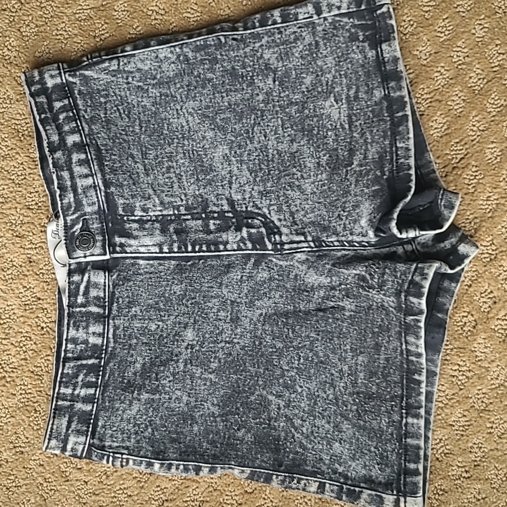 BLACK STONEWASH denim shorts